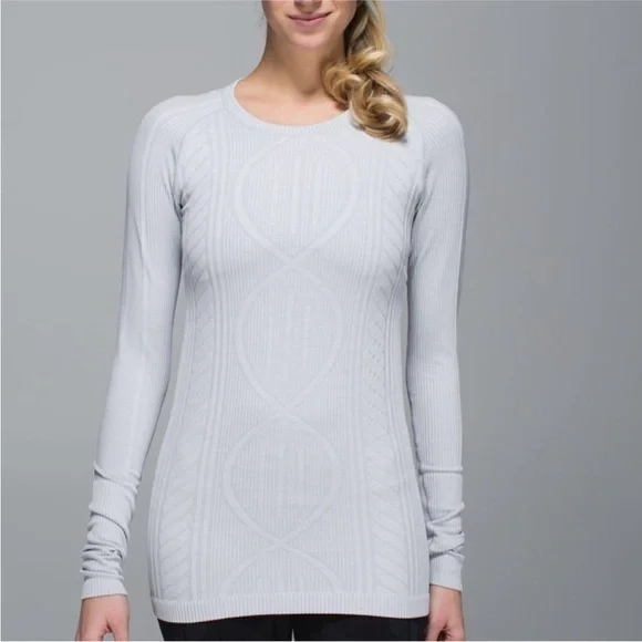 Lululemon grey restless pullover with thumb holes - Picture 4 of 6